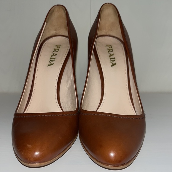 PRADA classic almond toe 4” heel medium saddle/camel brown 35.5 - Picture 6 of 10